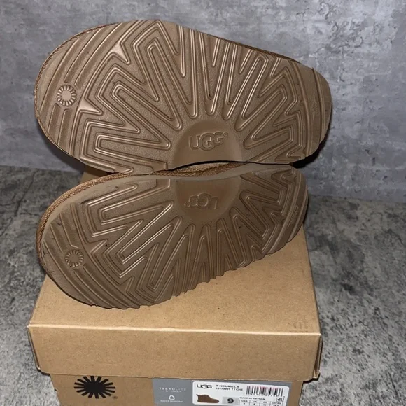 Baby Uggs size 9